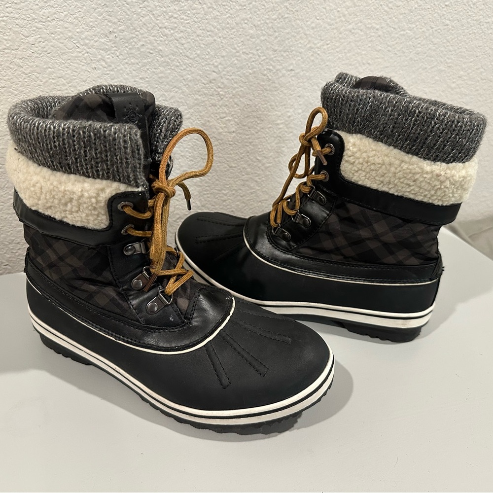 GLOBALWIN WOMEN’S WINTER SNOW BOOTS - WORN ONCE - SIZE 10